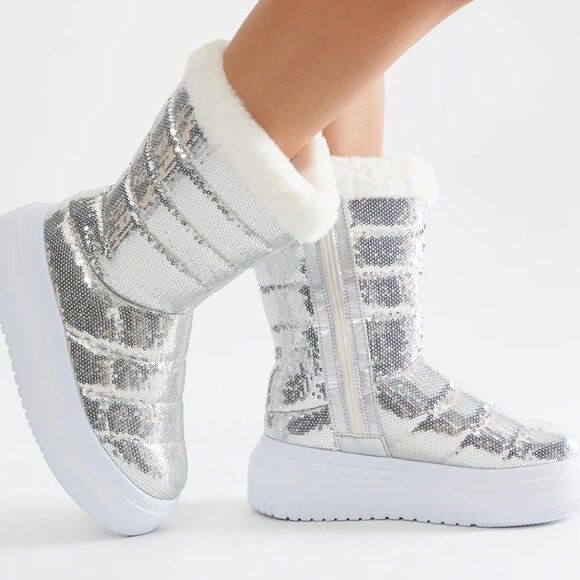 NWT Silver Sequin Platform Boots (Fits SIZE 9-9.50) - Picture 1 of 8